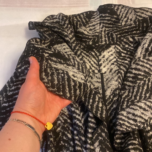 Stylish Cardigan, soft wool/cotton fabric fits size Small- Medium - Picture 4 of 6